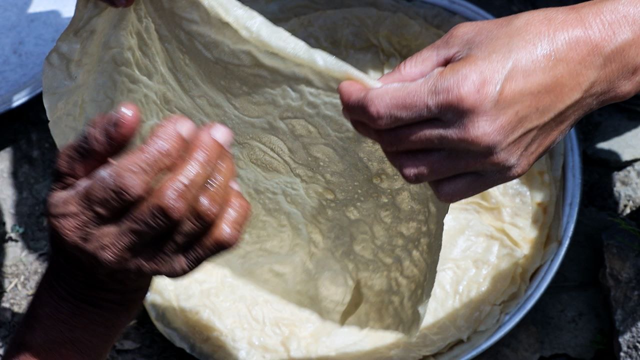 نان محلی چلبک، قوت مردم منطقه جرگلان